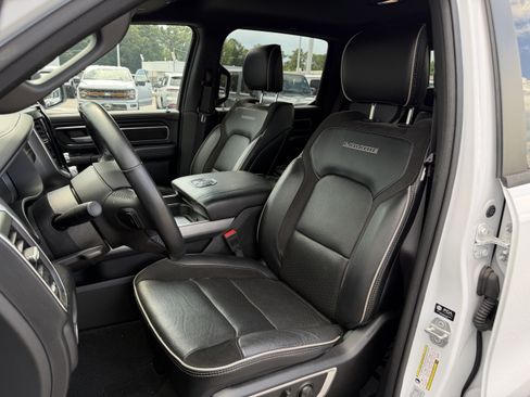 Used 2023 RAM 1500 Laramie AWD/4WD image 12