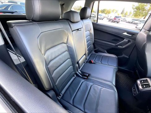 Used 2019 Volkswagen Tiguan SEL Premium w/ 3rd Row Seat Package image 28
