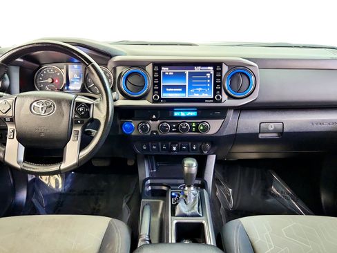 Used 2021 Toyota Tacoma TRD Off-Road w/ Technology Package AWD/4WD image 22