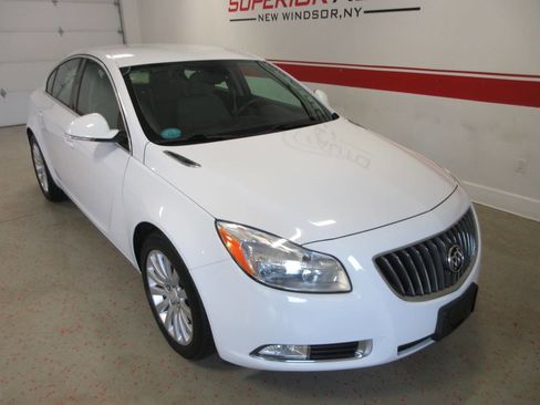 Used 2012 Buick Regal Leather image 11