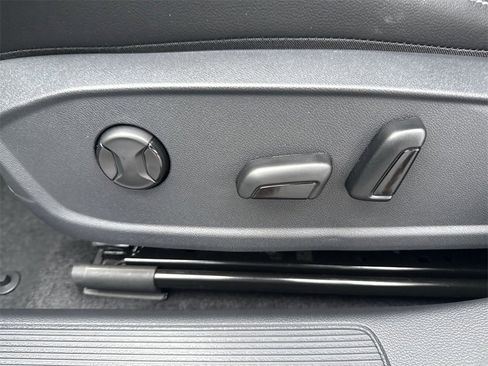 New 2026 Volkswagen Jetta SE image 10