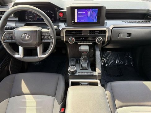 Used 2025 Toyota Tacoma TRD Off-Road AWD/4WD image 15