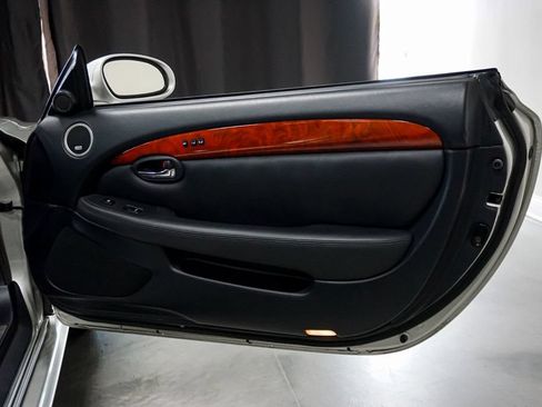 Used 2004 Lexus SC 430 Convertible RWD image 43