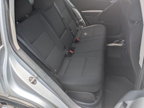 Used 2018 Volkswagen Tiguan Limited w/ Premium Package FWD image 19