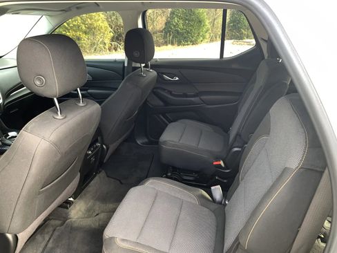 Used 2019 Chevrolet Traverse LT image 25
