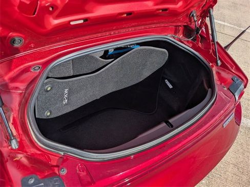 Used 2022 MAZDA MX-5 Miata RF Grand Touring image 28