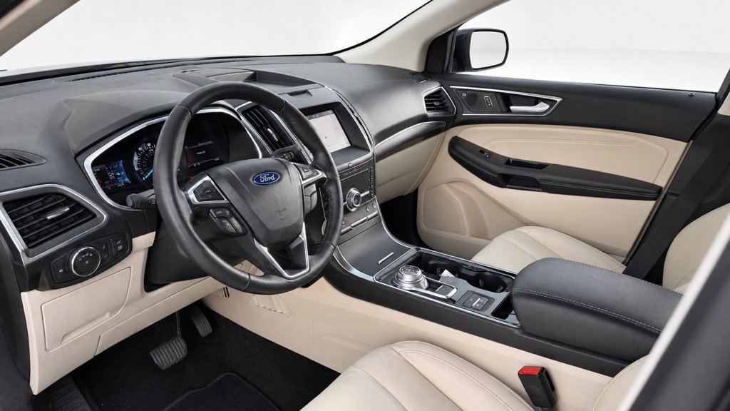 Used 2020 Ford Edge Titanium w/ Equipment Group 301A AWD/4WD image 7