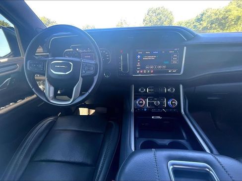 Used 2021 GMC Yukon Denali w/ Denali Premium Package AWD/4WD image 15