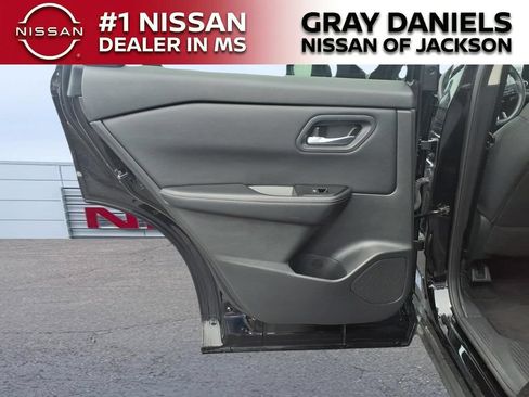 Used 2024 Nissan Rogue SV AWD/4WD image 11