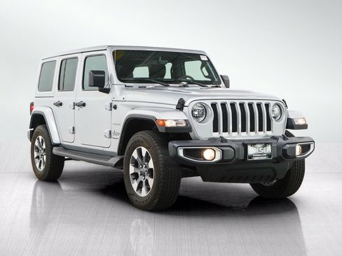 Used 2023 Jeep Wrangler Unlimited Sahara w/ Cold Weather Group AWD/4WD image 8