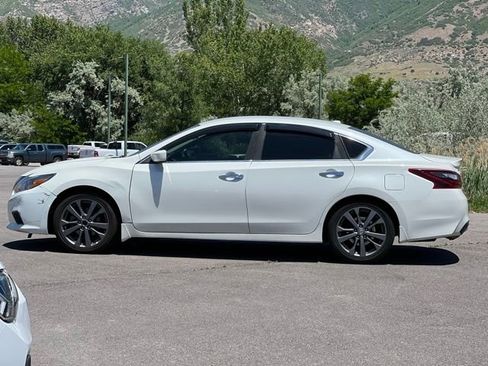 Used 2018 Nissan Altima 2.5 SR w/ SR Special Edition FWD image 4