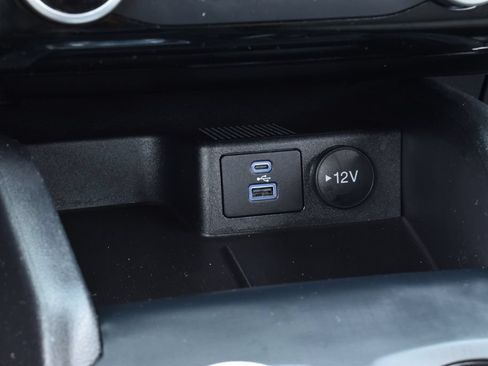 Used 2022 Ford Escape SE w/ SE Sport Appearance Package AWD/4WD image 21