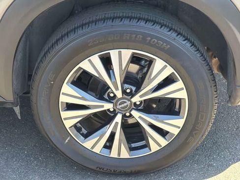 Certified 2023 Nissan Rogue SV FWD image 30