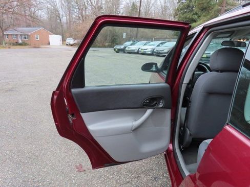 Used 2007 Ford Focus SE image 10