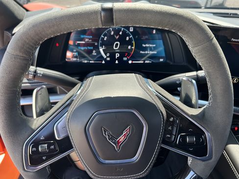 Used 2023 Chevrolet Corvette Stingray Premium Conv w/ Z51 Performance Package RWD image 17