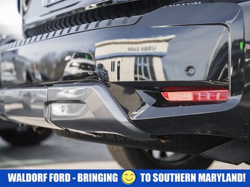 Used 2021 Nissan Armada Platinum w/ Captain's Chairs Package image 6