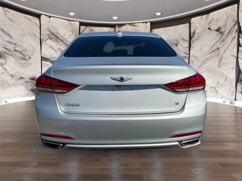 Used 2016 Hyundai Genesis 3.8 image 4