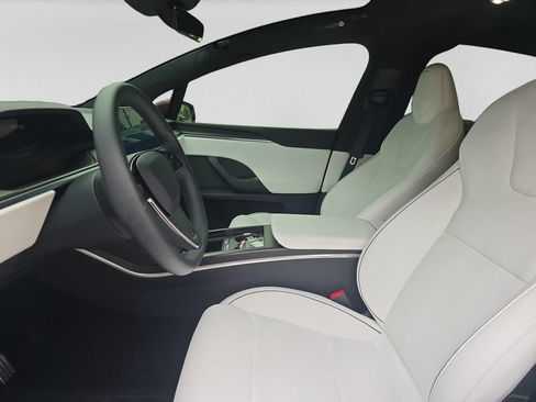 Used 2024 Tesla Model X Plaid AWD/4WD image 15