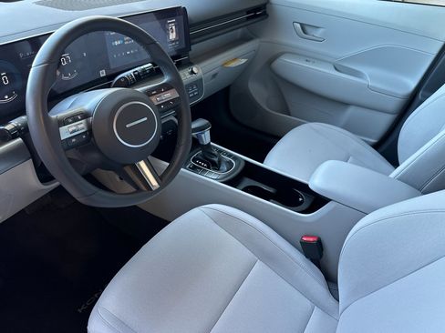 Certified 2025 Hyundai Kona SEL AWD/4WD image 10