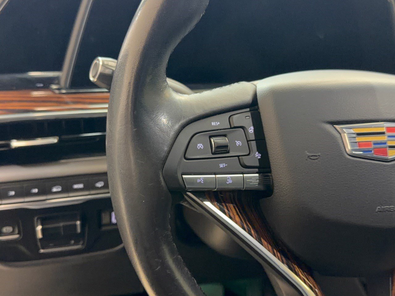 Used 2021 Cadillac Escalade Premium Luxury w/ Driver Assist Tech Package AWD/4WD image 18