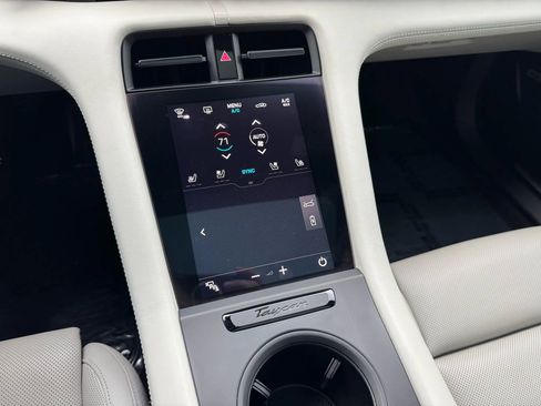 Used 2020 Porsche Taycan 4S image 40