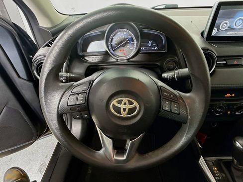 Used 2017 Toyota Yaris iA FWD image 11