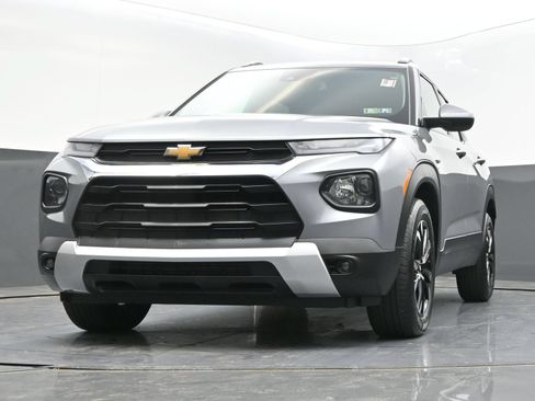 Certified 2023 Chevrolet TrailBlazer LT w/ Convenience Package FWD image 38