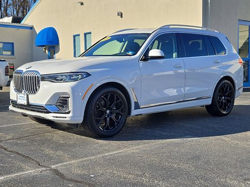 Used 2020 BMW X7 xDrive40i w/ Executive Package image 3
