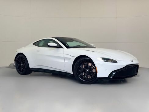 Used 2021 Aston Martin V8 Vantage Coupe image 1