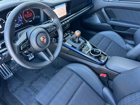Used 2025 Porsche 911 Carrera T RWD image 4