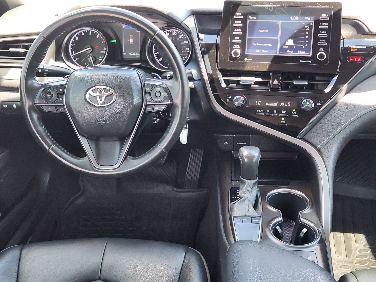 Used 2023 Toyota Camry SE w/ Cold Weather Package FWD image 31