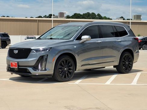 Used 2022 Cadillac XT6 Premium Luxury w/ Platinum Package AWD/4WD image 4