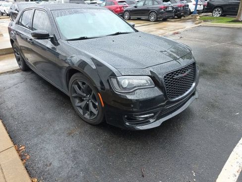 Used 2021 Chrysler 300 S w/ S Model Appearance Package RWD image 4