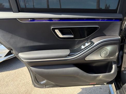 Used 2022 Mercedes-Benz S 500 4MATIC w/ AMG Line Package image 33