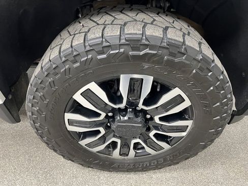 Used 2025 GMC Sierra 3500 Denali Ultimate image 16