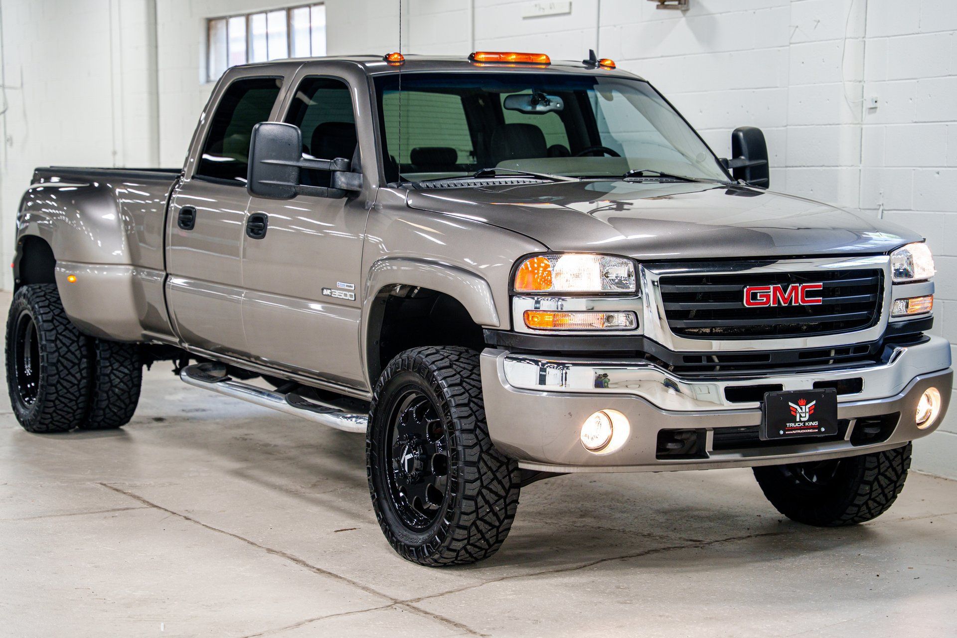 Used 2007 GMC Sierra 3500 SLT w/ Heavy-Duty Power Package AWD/4WD image 11