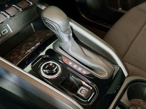 Used 2023 Chevrolet Colorado LT w/ LT Convenience Package II image 17