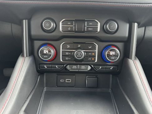 Used 2023 Chevrolet Suburban RST image 16