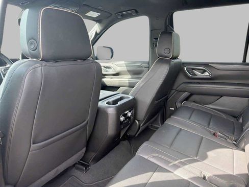 Used 2024 GMC Yukon SLT image 16