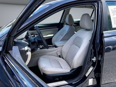 Used 2021 Nissan Altima 2.5 SV FWD image 21