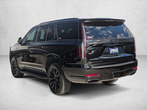Used 2025 Cadillac Escalade Premium Luxury image 8