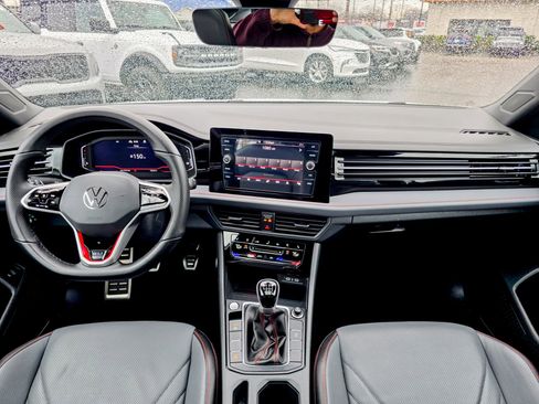 Used 2025 Volkswagen Jetta GLI Autobahn image 30