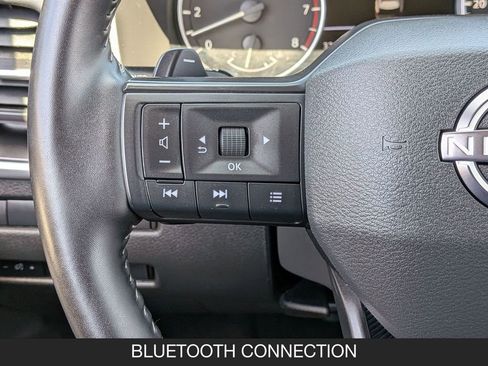 Used 2025 Nissan Rogue SV FWD image 17
