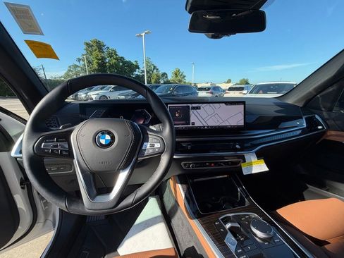 Certified 2026 BMW X5 sDrive40i w/ Parking Assistance Package RWD image 9