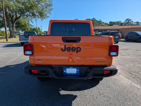 Used 2025 Jeep Gladiator Mojave AWD/4WD image 6
