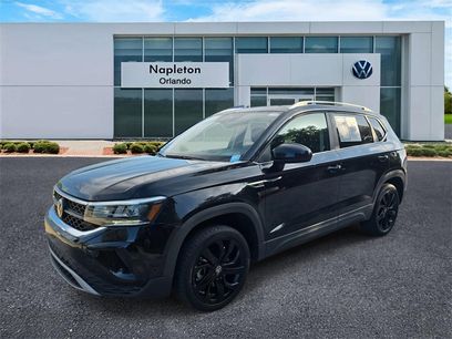 Used 2023 Volkswagen Taos SE w/ Panoramic Sunroof Package