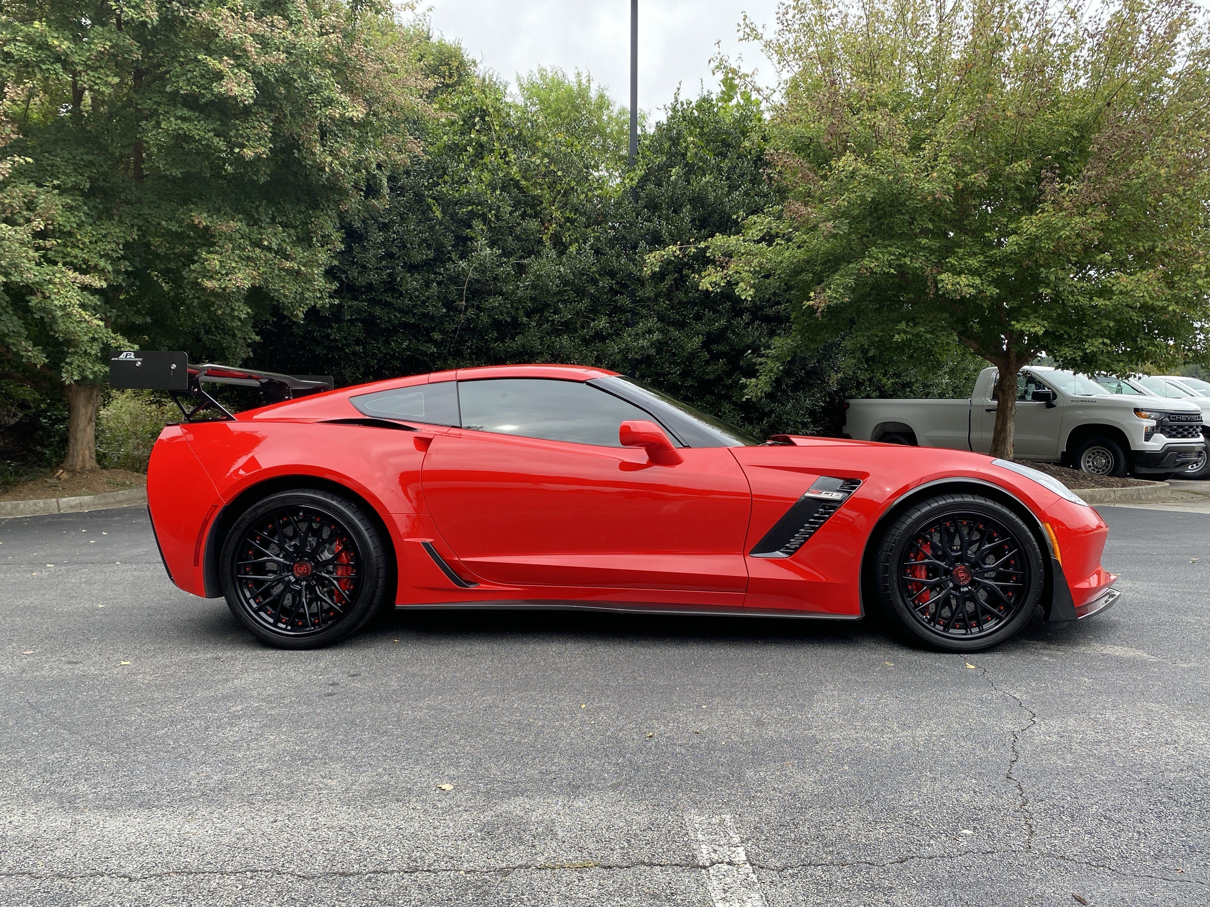 Used 2015 Chevrolet Corvette Z06 w/ 3LZ Preferred Equipment Group RWD image 10