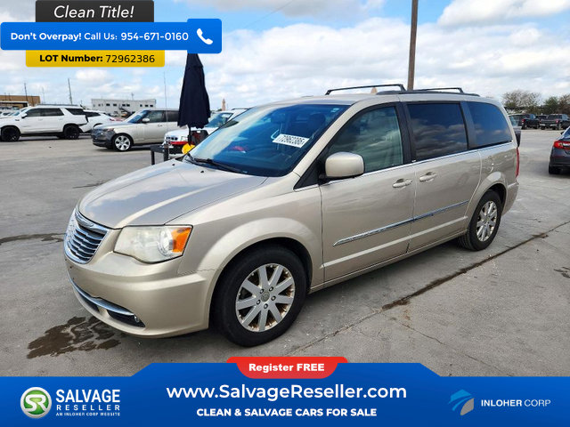 Used 2014 Chrysler Town & Country Touring FWD image 1