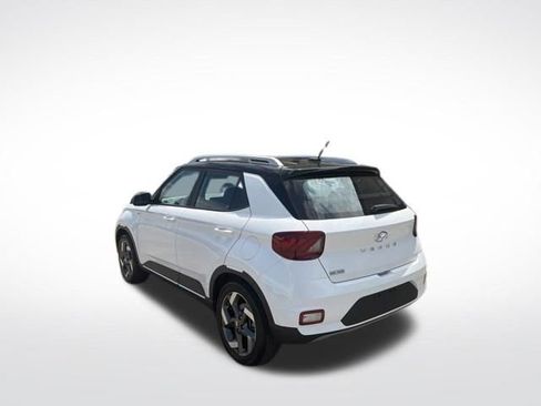 Used 2024 Hyundai Venue Limited FWD image 5