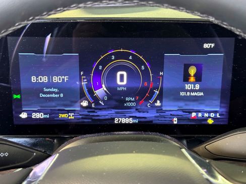 Used 2025 Chevrolet Suburban Z71 image 25